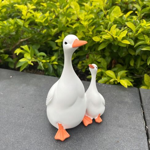 Garden Goose Statue with Gosling, Elegant Resin Figurine for Outdoor Lawn and Yard Decor, One Silly Goose Birthday Decorations, Hand-Painted for Mothers in Saudi Arabia