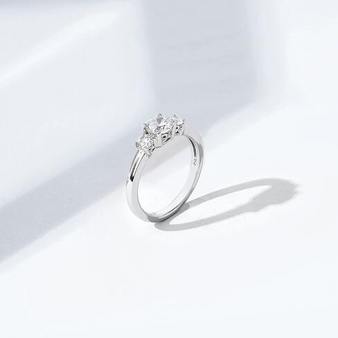 Amazon Essentials Platinum-Plated Sterling Silver Round 3-Stone Ring made with Infinite Elements Cubic Zirconia (1 cttw), Size 8, (previously Amazon Collection) in Kuwait