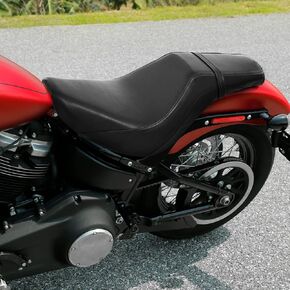 Black Driver Passenger Seat Fit for Harley Street Bob Softail FLHC 2018-2025 19 Deluxe, Heritage Classic, Heritage Classic 114 in Kuwait