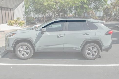 بديل لأقنعة Toyota Rav4 EOS لعام 2019-الحاضر JDM شريط على نمط فتحات جانبية دخانية ملونة منحرفة للنوافذ واقي المطر DWV-V144 in Saudi Arabia