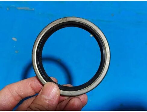 Transfer Case Oil Seal 7E5Z7H469C Compatible With CDQ Explorer 4DR TUB Taurus CPH Fusion Milan MKZ DE in Kuwait