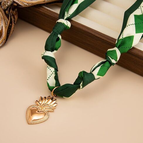 الذهب وشاح القلب الكبير قلادة للنساء، خمر مكتنزة هندسية القلب سحر القلائد، بوهو باندانا المختنق مجوهرات اكسسوارات رسمية هدية in Kuwait