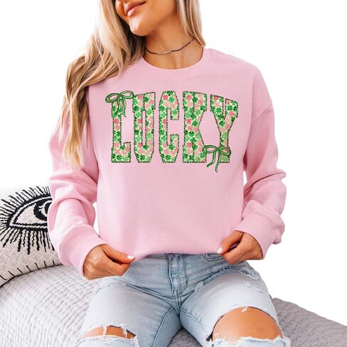 سويت شيرت Lucky St. Patrick's Day - فتحة رقبة دائرية مزخرفة بأحرف شامروك - بلوفر احتفالي أخضر - تصميم لطيف على شكل فيونكة البرسيم in Kuwait