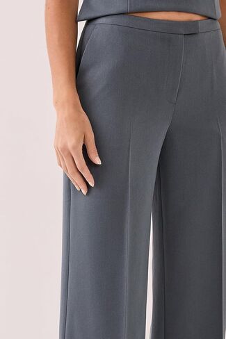 بنطال Nasty Gal بقصة ساق مستقيمة ومصمم بإبزيم in Saudi Arabia