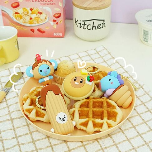 BT21 سلسلة مفاتيح على شكل حلوى على شكل سويتي (كوكي) in Kuwait