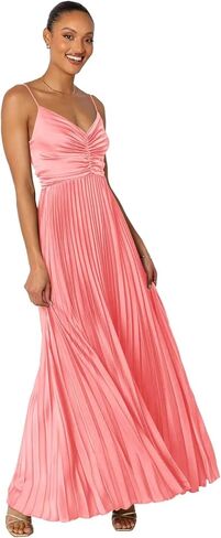 Satin Pleated Bridesmaid Dresses Long for Women Spaghetti Straps V-Neck Formal Evening Dress in Saudi Arabia