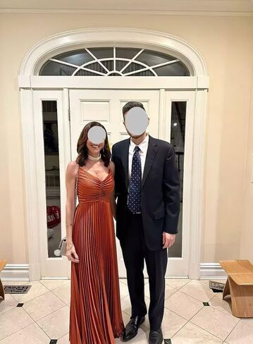 Satin Pleated Bridesmaid Dresses Long for Women Spaghetti Straps V-Neck Formal Evening Dress in Saudi Arabia