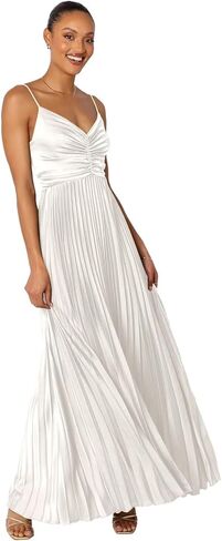 Satin Pleated Bridesmaid Dresses Long for Women Spaghetti Straps V-Neck Formal Evening Dress in Saudi Arabia