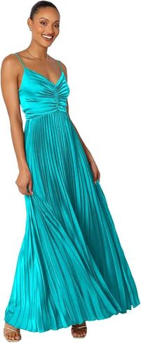 Satin Pleated Bridesmaid Dresses Long for Women Spaghetti Straps V-Neck Formal Evening Dress in Saudi Arabia