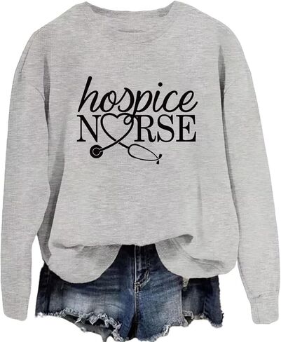 سويت شيرت Hospice Nurse للنساء برقبة دائرية ورسومات مضحكة وأكمام طويلة بلوفر كاجوال لطالبات التمريض in Kuwait