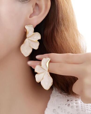 Irregular Unique Statement White Flower Earrings Big Floral Chunky Gold Earrings Elegant Vintage Drop Dangle Trendy Jewelry in Kuwait