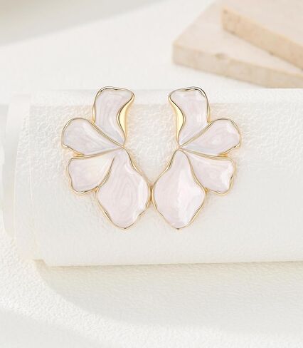 Irregular Unique Statement White Flower Earrings Big Floral Chunky Gold Earrings Elegant Vintage Drop Dangle Trendy Jewelry in Kuwait