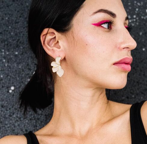 Irregular Unique Statement White Flower Earrings Big Floral Chunky Gold Earrings Elegant Vintage Drop Dangle Trendy Jewelry in Kuwait