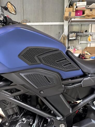 Motorcycle for Honda CB250R 2018~ CB300R (2018-2025) Tank Pads Side Gas Knee Grip Protective Sticker Decal Knee Grip Traction pad in Kuwait