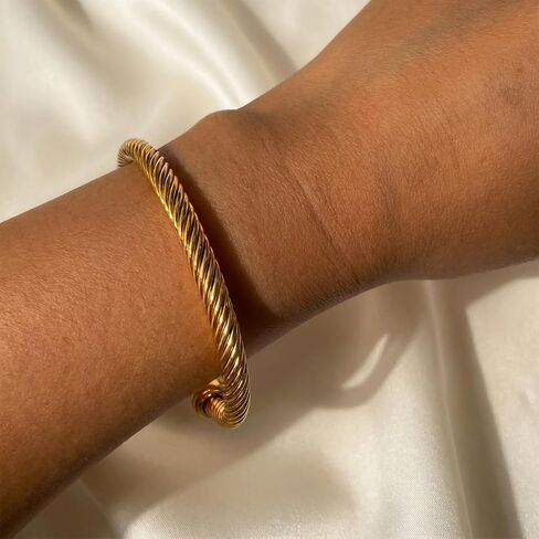 elegant gold bracelet for women - stylish gold accessories for women, perfect jewelry sets for women with water resistance, ideal gift for girls in Saudi Arabia
