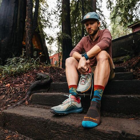 Darn Tough Vermont Men's Micro-Crew Hiking Socks, Chasing Waterfalls, Earth, Medium - Lightweight Cushioned Crew Socks for Men (Style 5020) in Saudi Arabia