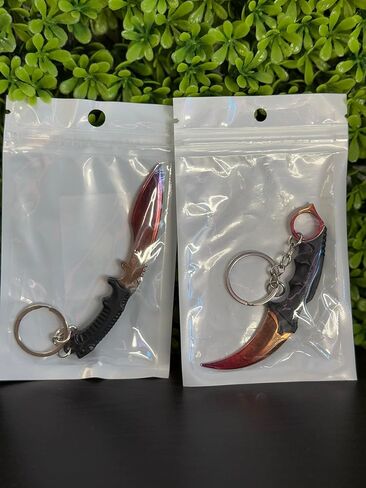 Counter-Strike Fade Karambit Keychain – Mini Tactical replica with Faded Blade keychain – Gaming Collectible, EDC, and Gift for CS:GO Fans in Saudi Arabia