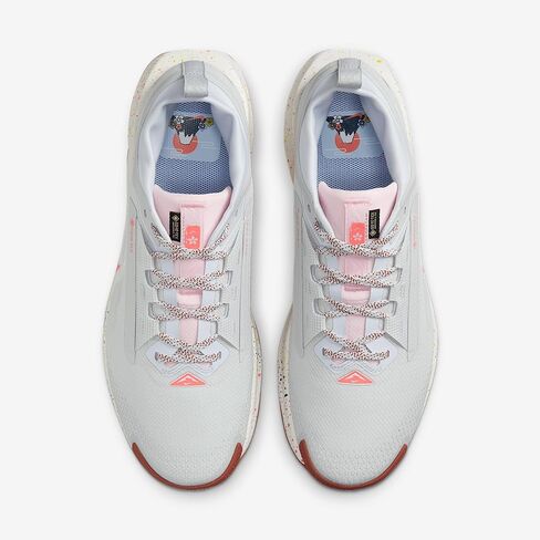 حذاء الجري Nike Pegasus Trail 5 Gore-TEX للرجال مقاوم للماء (FQ0908-009، بلاتيني نقي/رمادي لكرة القدم/إسفنج وردي/أبيض) مقاس 11.5 in Saudi Arabia