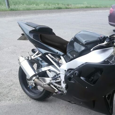 XMT-MOTO Front Rider Driver Seat Fit For YAMAHA YZF R1 2000-2001 in Saudi Arabia