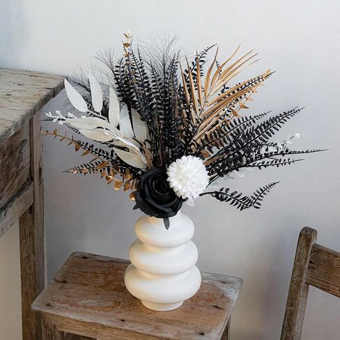 باقة زهور صناعية قوطية، ورود سوداء مقاس 17 بوصة مع أوراق سرخس معدنية ذهبية، 13 قطعة من تنسيقات الزهور الصناعية، قطع مركزية لحفلات الزفاف في الكنيسة، ديكور منزلي، الهالوين (المزهرية غير متضمنة) in Kuwait