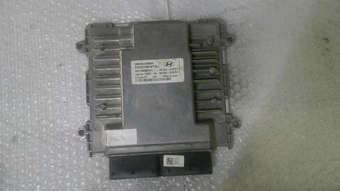 Engine ECM Control Module 2.4L AWD Fits 17-18 Santa FE 39130-2GKR1 391302GKR1 in Saudi Arabia