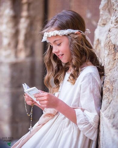 First Communion Candle with a Jesus Christ Image + Surprise Gift/Regalo sorpresa de Bolos (Tiempo limitado) in Saudi Arabia