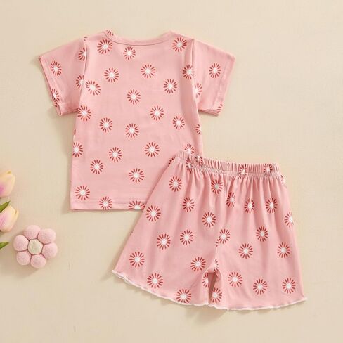 مجموعة ملابس صيفية للفتيات الصغيرات بأكمام قصيرة وقميص بأكمام قصيرة وسروال قصير لطيف in Kuwait