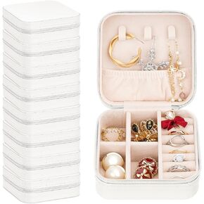 مجموعة هدايا وصيفة العروس 8 قطع من Leezmark مكونة من 8 حقيبة سفر للمجوهرات، صندوق هدايا مخملي لوصيفة العروس، صندوق هدايا محمول لتنظيم السفر، صندوق مجوهرات صغير، صندوق تخزين صغير، أخضر in Kuwait