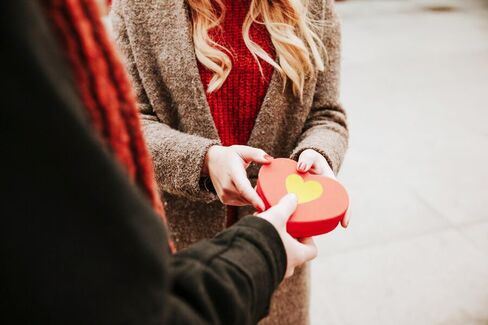 500 PCS Kraft Heart Stickers Valentines Day Stickers - 1.5'' Love Heart Shape Decorative Labels, Self-Adhesive All-Purpose Gift Labels Sticker for Craft Envelopes Boxes Wedding Anniversaries in Kuwait