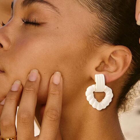 مجموعات مجوهرات للنساء أقراط على شكل قلب للنساء مجموعة أقراط متدلية على شكل قلب أبيض إكسسوارات هدايا مجوهرات عصرية in Kuwait