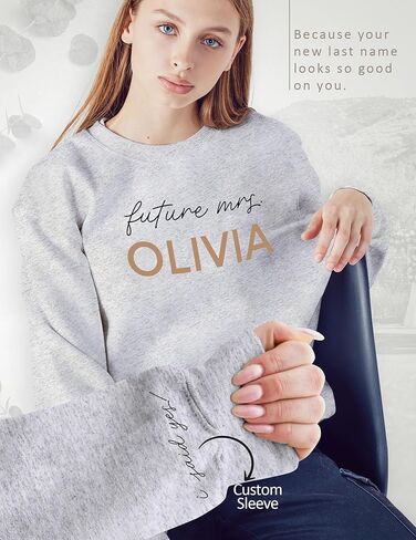 سويت شيرت السيدة المستقبلية المخصص مع قلت نعم على الأكمام - اسم العائلة المخصص بياقة دائرية - بلوفر العروس لتكون هدية الخطوبة وهدية الزفاف متعدد in Kuwait