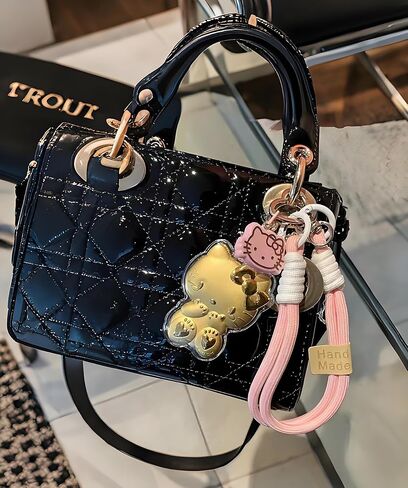 لطيف أنيمي سلاسل المفاتيح السوار للفتيات النساء مفاتيح السيارة محفظة محفظة حقيبة الظهر سحر سلسلة مفاتيح المعصم in Kuwait