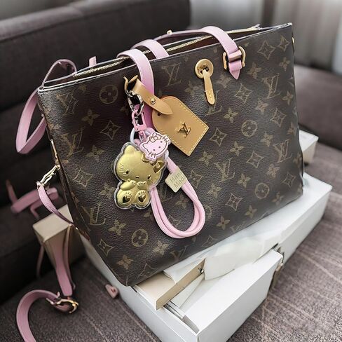 لطيف أنيمي سلاسل المفاتيح السوار للفتيات النساء مفاتيح السيارة محفظة محفظة حقيبة الظهر سحر سلسلة مفاتيح المعصم in Kuwait