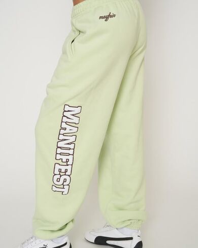 مجموعة مايفير - بنطال رياضي كلاسيكي مانيفست - سيج in Kuwait