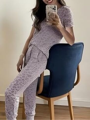 Women’s Leopard 2-Piece Print Pajama, V-neck Short Sleeve Top and Long Pants, Comfortable Loungewear Set for Home Sleep in Saudi Arabia
