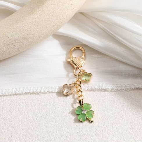 Mini Four Leaf Clover Keychain Clover Lucky Keycharm Keyring Good Fortune Gift for Women Irish Jewelry in Saudi Arabia