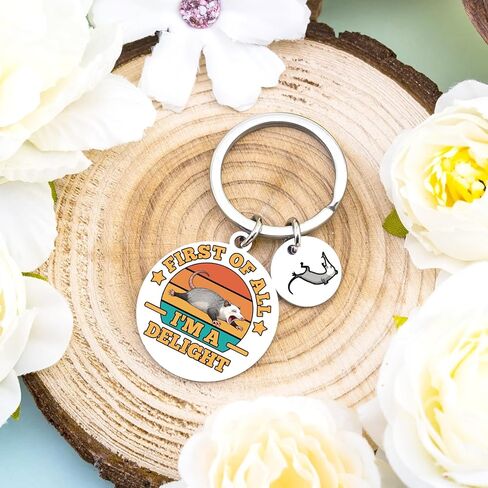 هدايا الأبوسوم للنساء سلسلة مفاتيح الأبوسوم المضحكة أولاً وقبل كل شيء، سلسلة مفاتيح الأبوسوم المبهجة، هدايا الأبوسوم المضحكة للنساء، هدية فريدة من نوعها لها in Kuwait