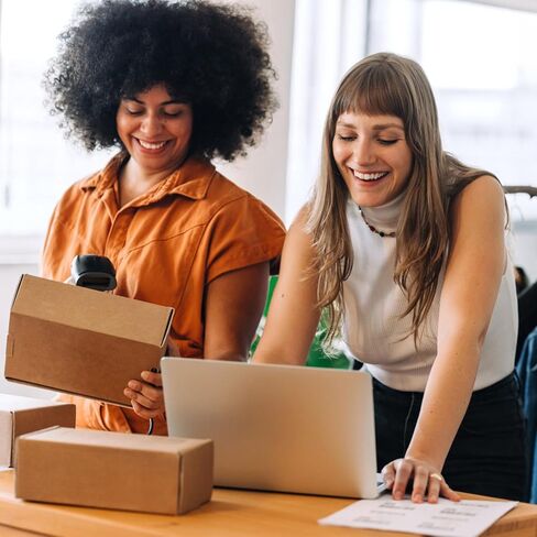 مجموعة صناديق شحن مقاس 9 × 6 × 3، صناديق من الورق المقوى الصغيرة مع فتحة قوس، صناديق بريد بنية للشركات الصغيرة in Kuwait