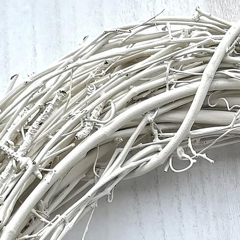 إكليل العنب المطلي مقاس 18 بوصة - أبيض - مشاريع حرفية DIY، مصنوع يدويًا، ديكور خارجي، طلاء Behr، منزل موسمي للعطلات والمناسبات in Saudi Arabia