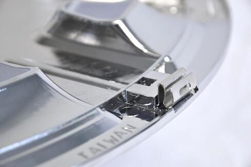 مجموعة من 4 أغطية إطار كروم/فضي مقاس 16 بوصة لسيارة Ford Crown Victoria 03-08 in Kuwait