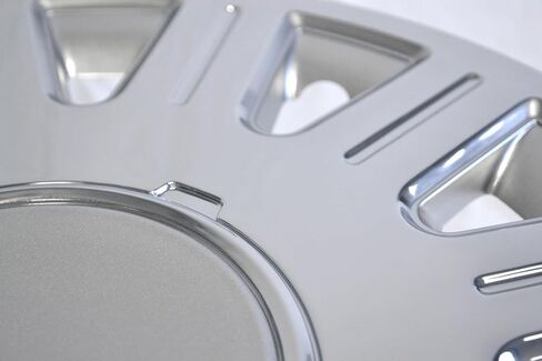 مجموعة من 4 أغطية إطار كروم/فضي مقاس 16 بوصة لسيارة Ford Crown Victoria 03-08 in Kuwait