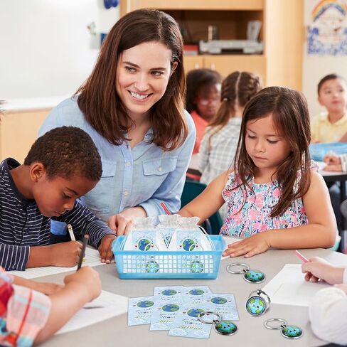 60 قطعة من هدايا حفلات يوم الأرض - 30 سلسلة مفاتيح ليوم الأرض - 30 بطاقة شكر - 30 حقيبة أورجانزا - إكسسوارات إنقاذ الكوكب - ستصنع عالمًا من الاختلاف - 2025 الوعي الأخضر للأطفال والنساء والرجال in Kuwait