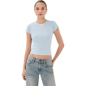 تي شيرت نسائي من Tanner Fletcher مصنوع من الساتان بتصميم Nellie in Kuwait