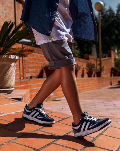 Beppi Roller Sneakers for Girls & Boys –Skate Shoes with Wheels Navy Blue, Size 4 in Saudi Arabia