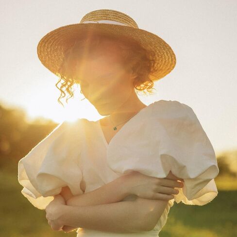 MUSTHAVE 18K Gold Plated Cubic Clover Good Luck Necklace with Message Card, Yellow Gold Color, Emerald, Lucky Charm, Anchor Chain, Size 16 inch + 2 inch Extender (Yellow Gold) in Kuwait