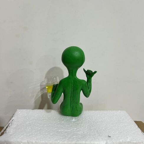 Alien Invasion ‘Party Alien' Male Hang Loose Beer Drinking Ledge Lounger Funny Home or Garden Statue (Green) in Saudi Arabia