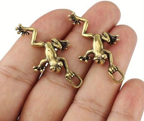 10pcs Vintage Pure Brass Climbing Frog Car Key Ring Hanging Jewelry Fashion Copper Keychain Jewelry Accessories Keyrings Pendants Gift in Saudi Arabia