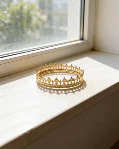 Crown - Made of metal, suitable for various occasions and for both male and female role-playing activities in Saudi Arabia