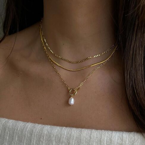 Gold Hothty Layered Charm Necklaces for Women Stackable Starfish Seashell Pearl Necklace Trendy Layering Pearl Pendant Set Beach Gifts Jewelry in Kuwait