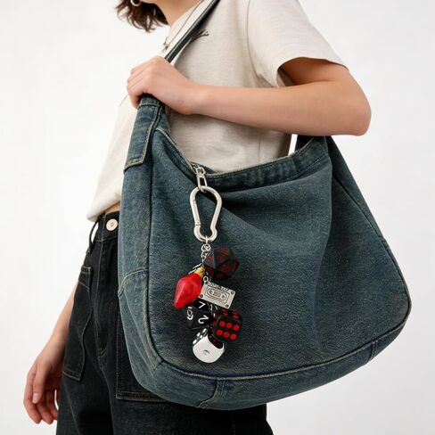 غريب الرعب الرجعية حلقة تسلق المفاتيح النرد الأحمر لمبة كاسيت الشريط المعلقات مخيف الرجعية المفاتيح الإكسسوار in Kuwait